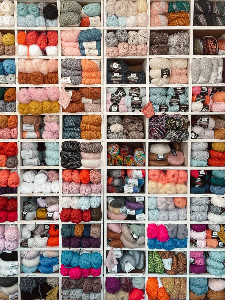 Tricot : 10 boutiques en ligne pour acheter de la laine